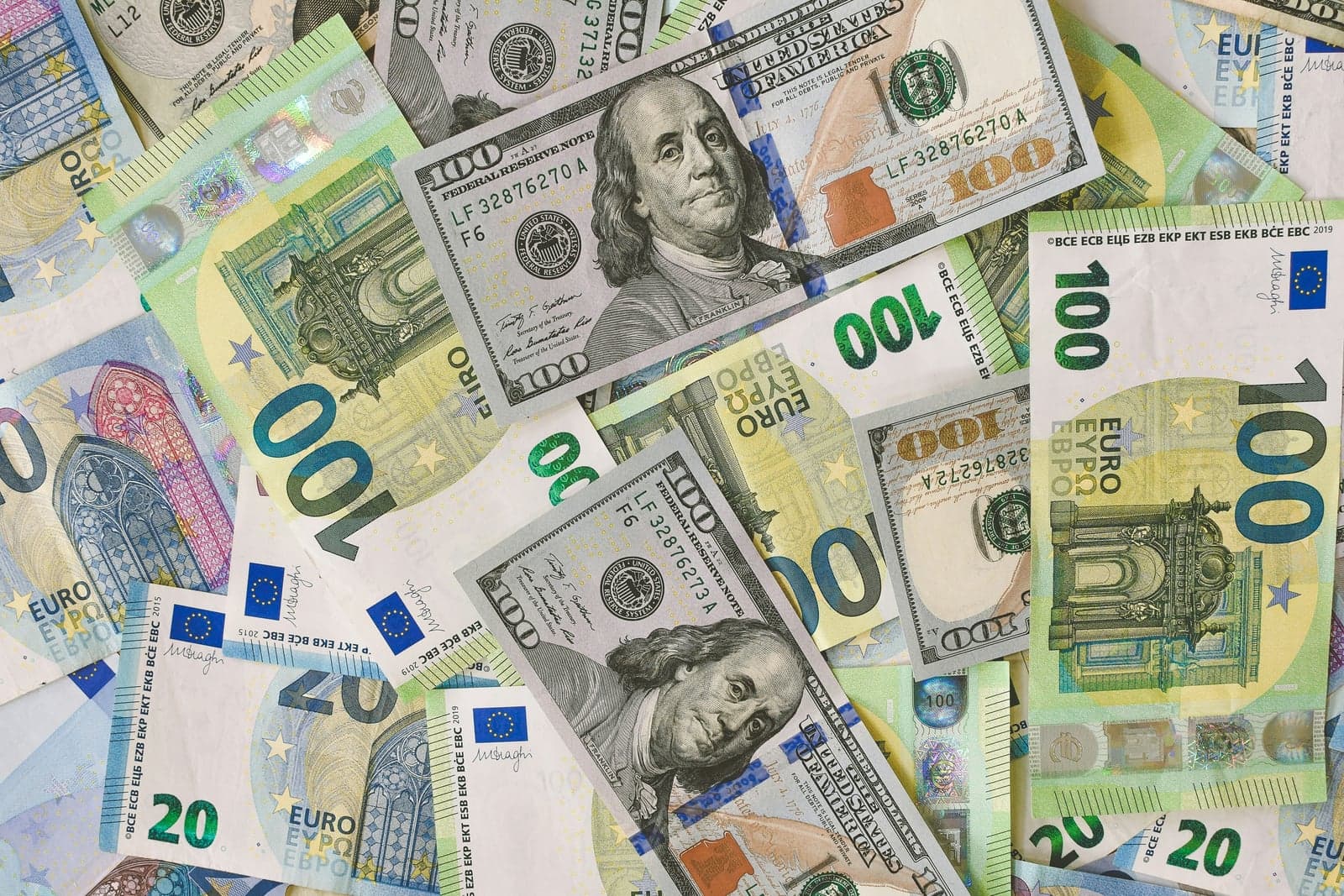 Picture of banknotes